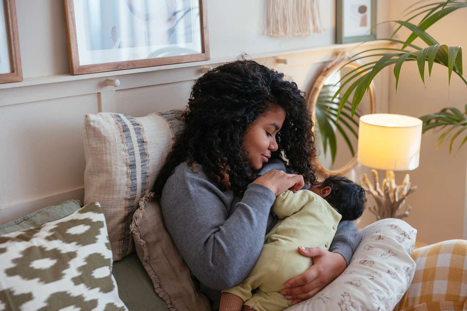 Comfortable Feeding Schedule for Your Baby